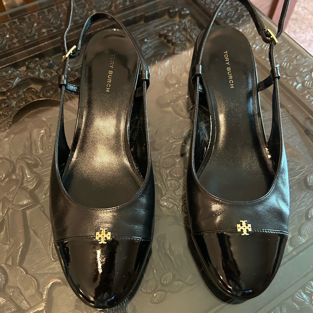 Tory Burch Cap Toe Black Leather Women's Pumps